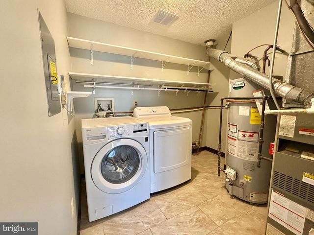 44 CHEVERNY CT, Hamilton Township, NJ 08619