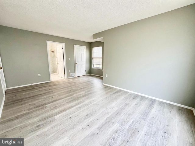 44 CHEVERNY CT, Hamilton Township, NJ 08619