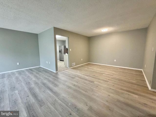 44 CHEVERNY CT, Hamilton Township, NJ 08619