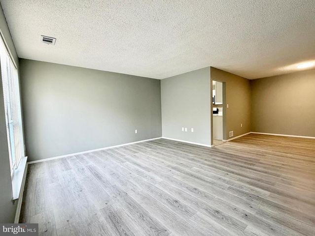 44 CHEVERNY CT, Hamilton Township, NJ 08619