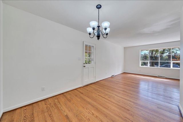 1117 Conifer LN, Salem, VA 24153