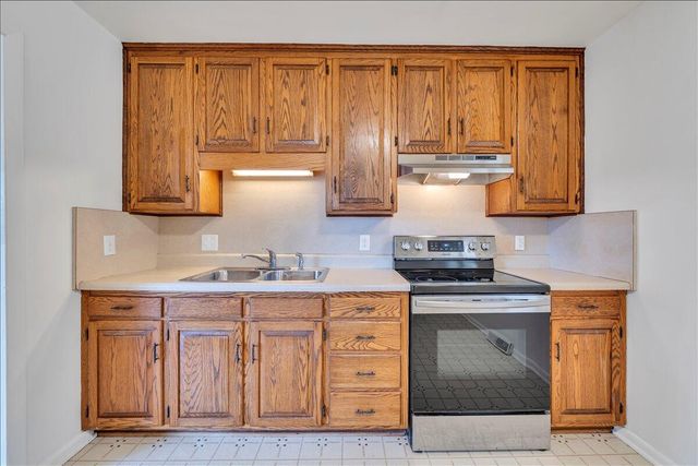 1117 Conifer LN, Salem, VA 24153