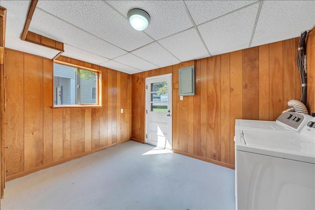 1117 Conifer LN, Salem, VA 24153