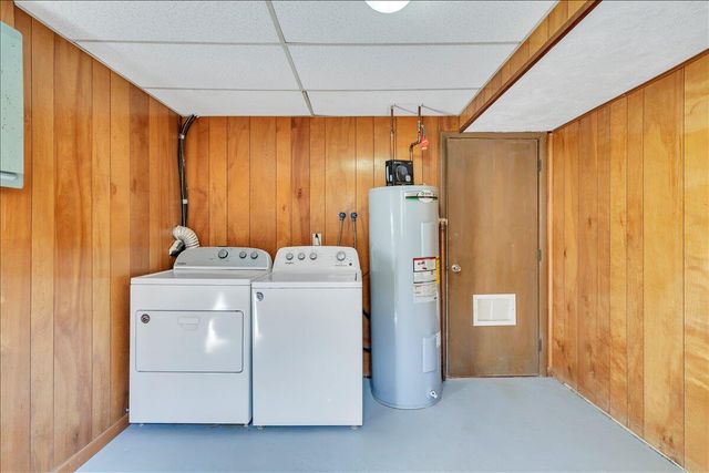 1117 Conifer LN, Salem, VA 24153