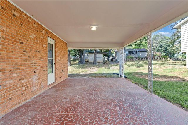 1117 Conifer LN, Salem, VA 24153