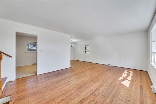 1117 Conifer LN, Salem, VA 24153