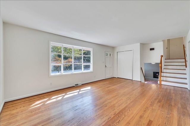 1117 Conifer LN, Salem, VA 24153