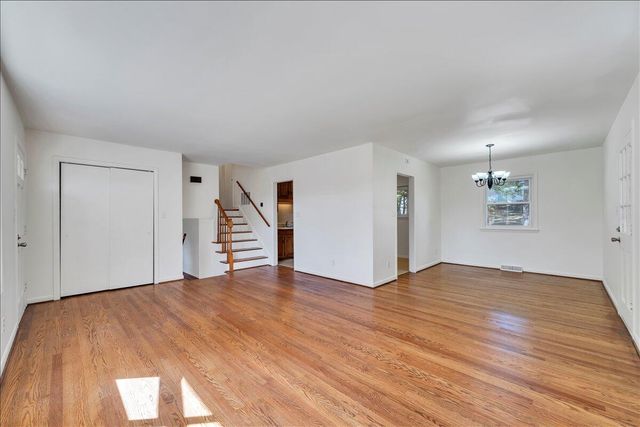 1117 Conifer LN, Salem, VA 24153