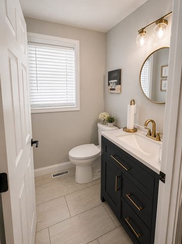 27 Sumner St, Brockton, MA 02301