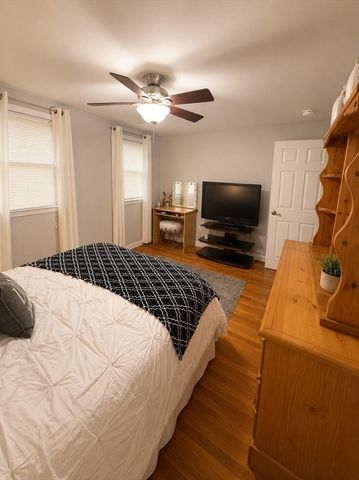 27 Sumner St, Brockton, MA 02301