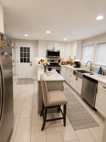 27 Sumner St, Brockton, MA 02301