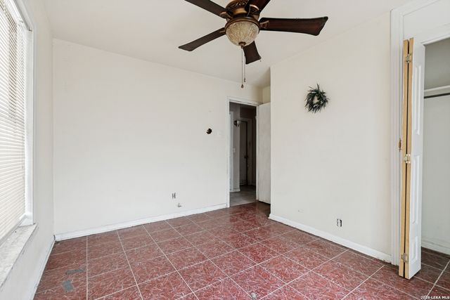 215 W ACADEMY ST, San Antonio, TX 78226