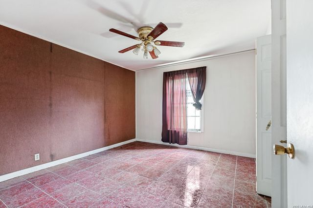 215 W ACADEMY ST, San Antonio, TX 78226