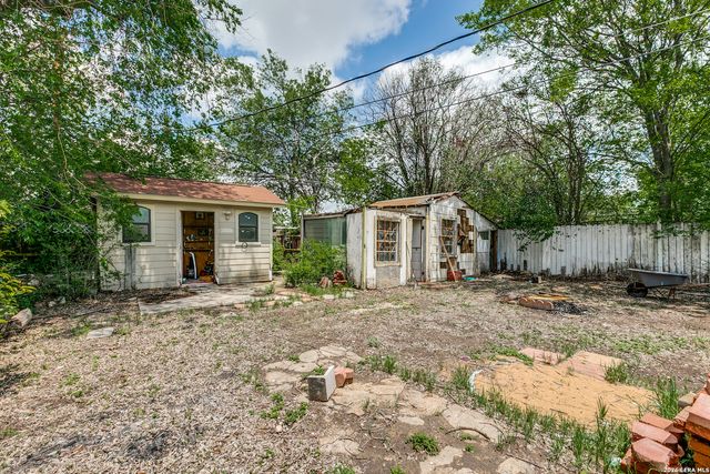 215 W ACADEMY ST, San Antonio, TX 78226