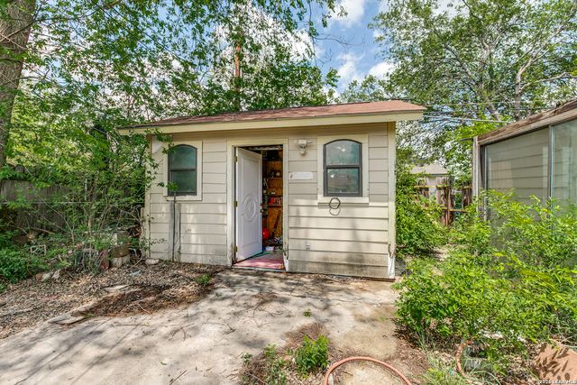 215 W ACADEMY ST, San Antonio, TX 78226