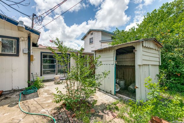 215 W ACADEMY ST, San Antonio, TX 78226