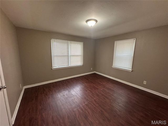 2823 Meadowlark Avenue, St Louis, MO 63136