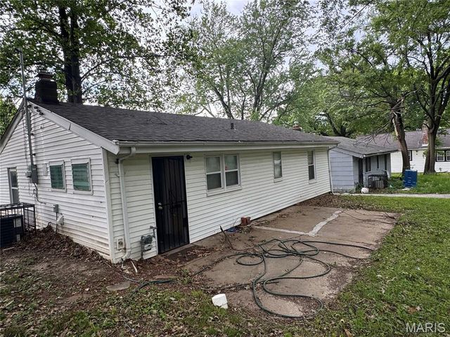 2823 Meadowlark Avenue, St Louis, MO 63136