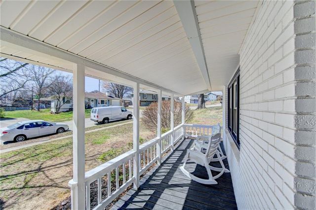 311 SW Pinnell Drive, Lee's Summit, MO 64081