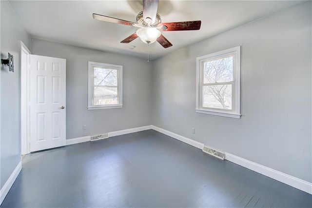 311 SW Pinnell Drive, Lee's Summit, MO 64081