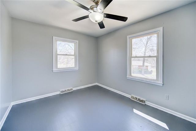 311 SW Pinnell Drive, Lee's Summit, MO 64081