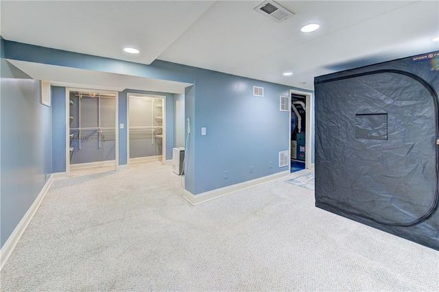 311 SW Pinnell Drive, Lee's Summit, MO 64081