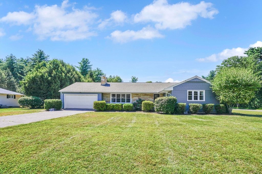 31 Brooklawn Rd, Wilbraham, MA 01095