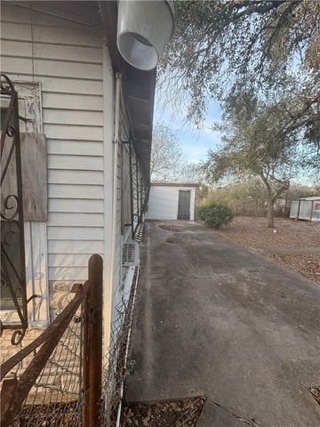 1409 Lalita St, Alice, TX 78332