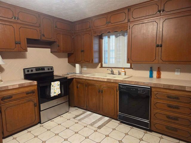 501 N 5th, Lawton, OK 73507
