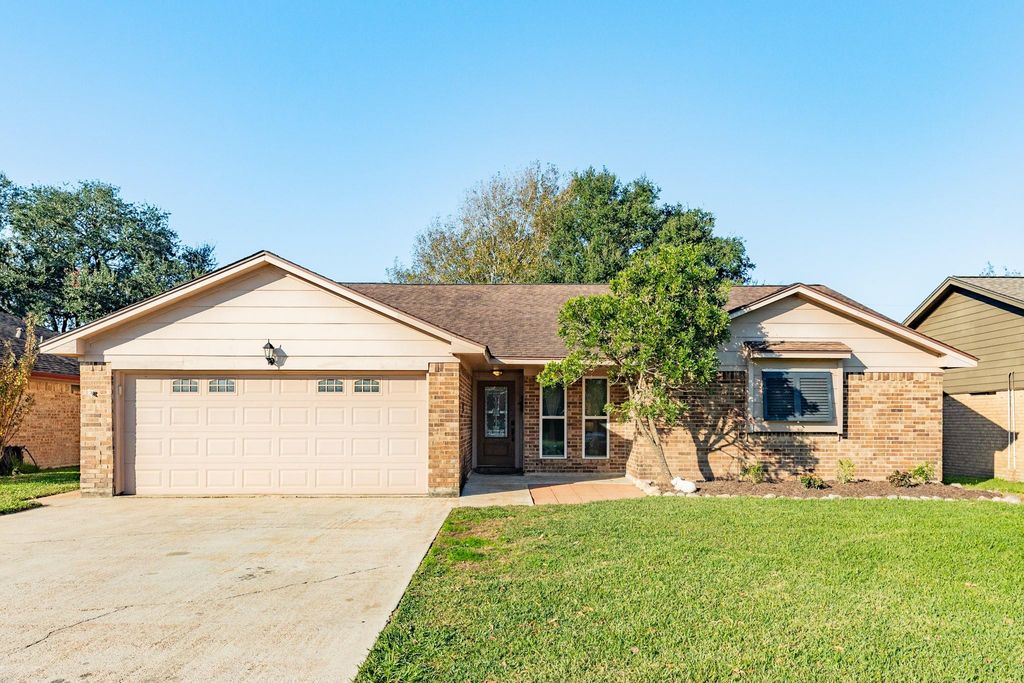 2837 Rimfire Drive, Angleton, TX 77515