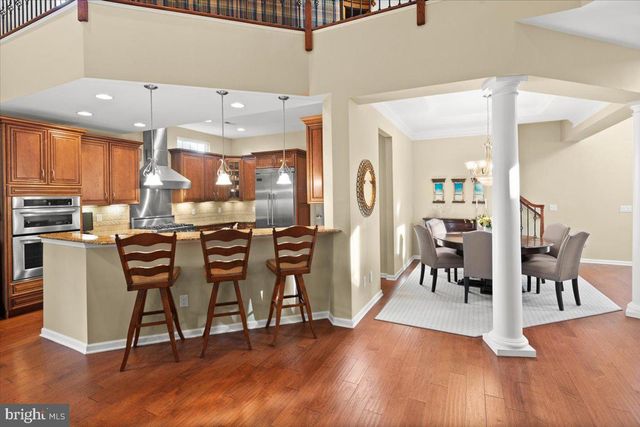 12 HARDWICK DR, Kendall Park, NJ 08824