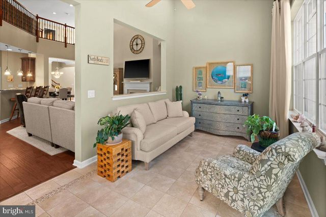 12 HARDWICK DR, Kendall Park, NJ 08824