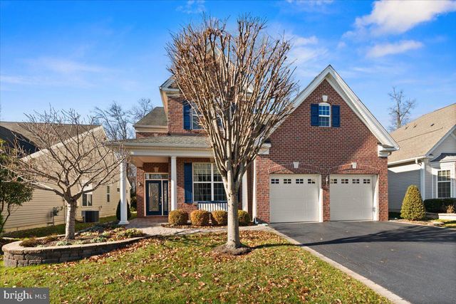 12 HARDWICK DR, Kendall Park, NJ 08824