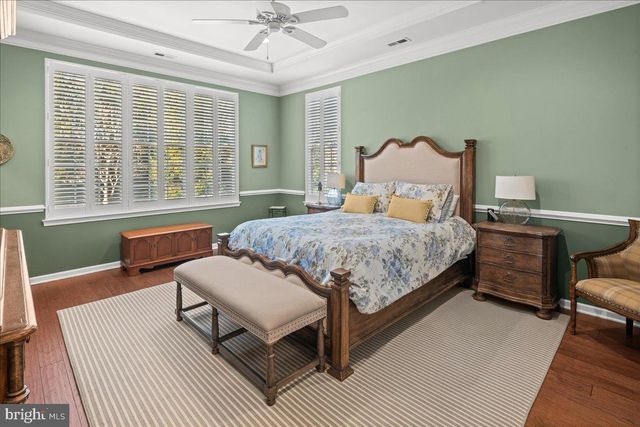 12 HARDWICK DR, Kendall Park, NJ 08824