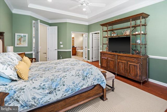 12 HARDWICK DR, Kendall Park, NJ 08824