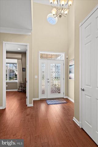 12 HARDWICK DR, Kendall Park, NJ 08824