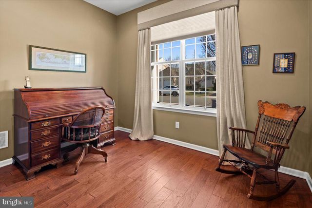 12 HARDWICK DR, Kendall Park, NJ 08824