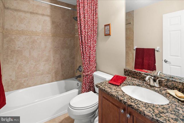 12 HARDWICK DR, Kendall Park, NJ 08824