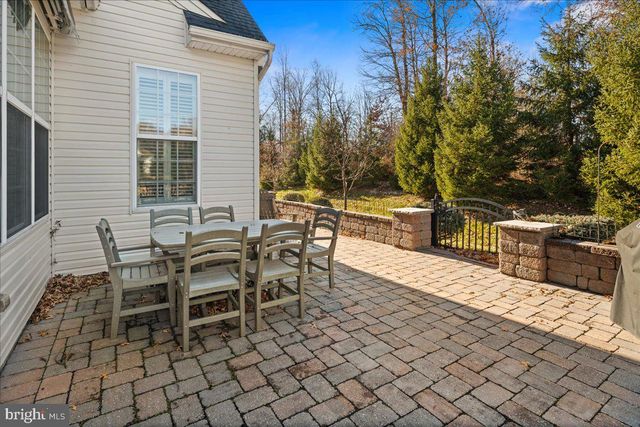 12 HARDWICK DR, Kendall Park, NJ 08824