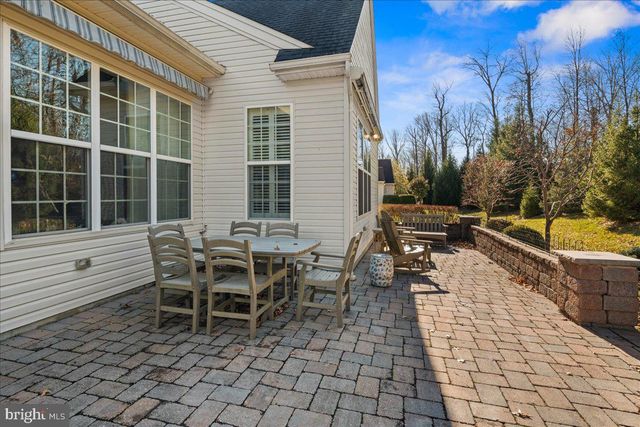 12 HARDWICK DR, Kendall Park, NJ 08824