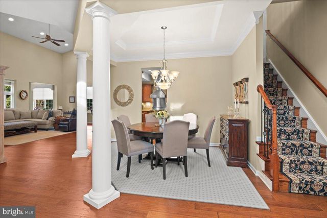 12 HARDWICK DR, Kendall Park, NJ 08824