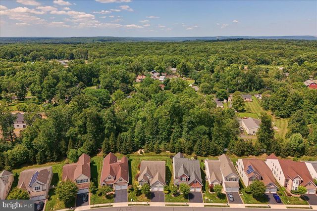 12 HARDWICK DR, Kendall Park, NJ 08824