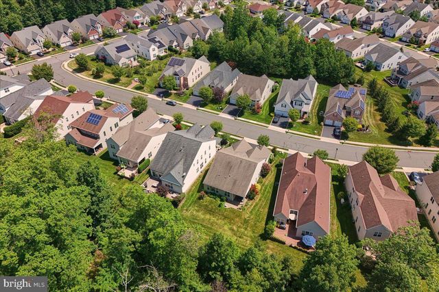 12 HARDWICK DR, Kendall Park, NJ 08824