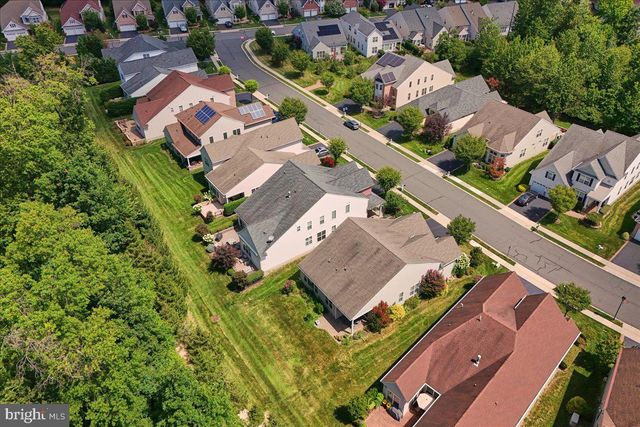 12 HARDWICK DR, Kendall Park, NJ 08824