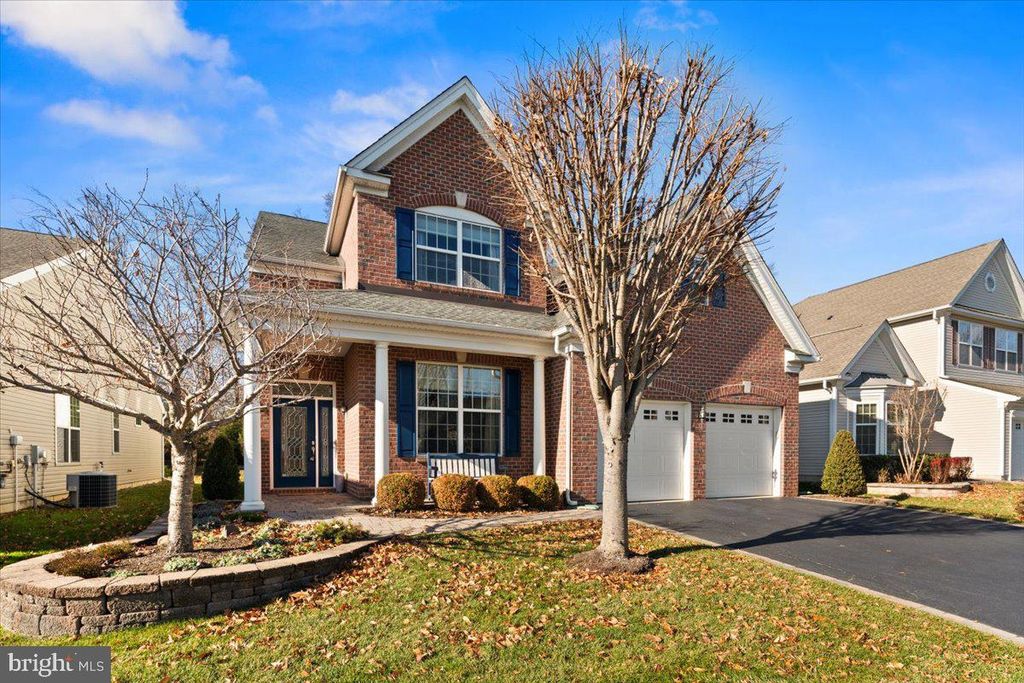 12 HARDWICK DR, Kendall Park, NJ 08824