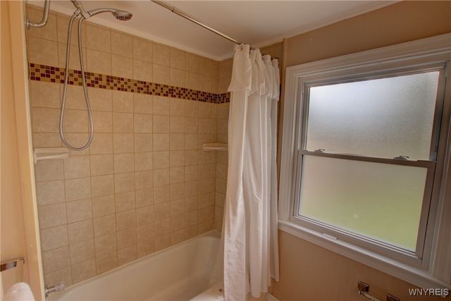 28 Cedar Road, Cheektowaga, NY 14215