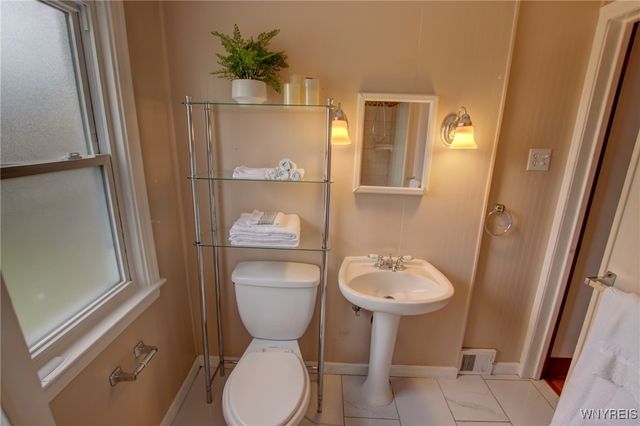 28 Cedar Road, Cheektowaga, NY 14215