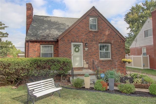 28 Cedar Road, Cheektowaga, NY 14215