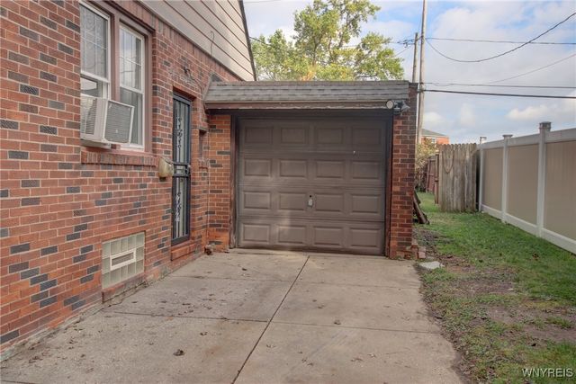 28 Cedar Road, Cheektowaga, NY 14215