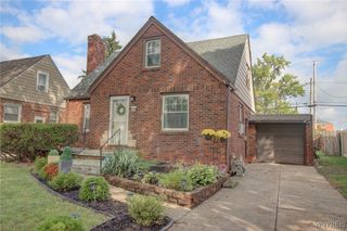 28 Cedar Road, Cheektowaga, NY 14215